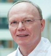 Dr. med. Axel Stang